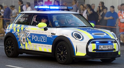 Polizeifahrzeug (Beispiel)